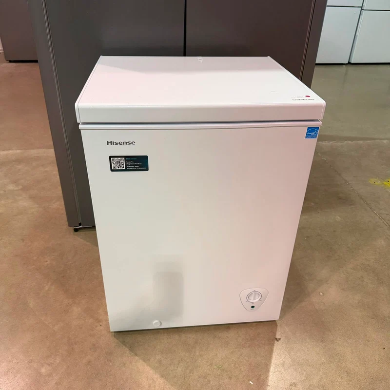 Hisense 24.6'' 5.0 pi cu Congélateur tombeau- blanc - FC50D6EWE - Boîte ouverte