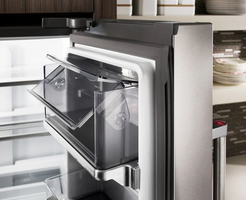 KitchenAid 36'' 23.8 pi cu Réfrigérateur Profondeur de Comptoir - Distributeur d’eau et de glaçons - Inox - KRFC704FPS - Boîte Ouverte