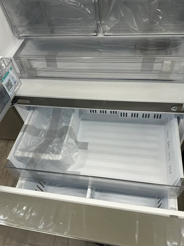 LG 36'' 26 pi Réfrigérateur à portes françaises - Distributeur d'eau et glace - inox - LRFXC2606S- Boîte ouverte