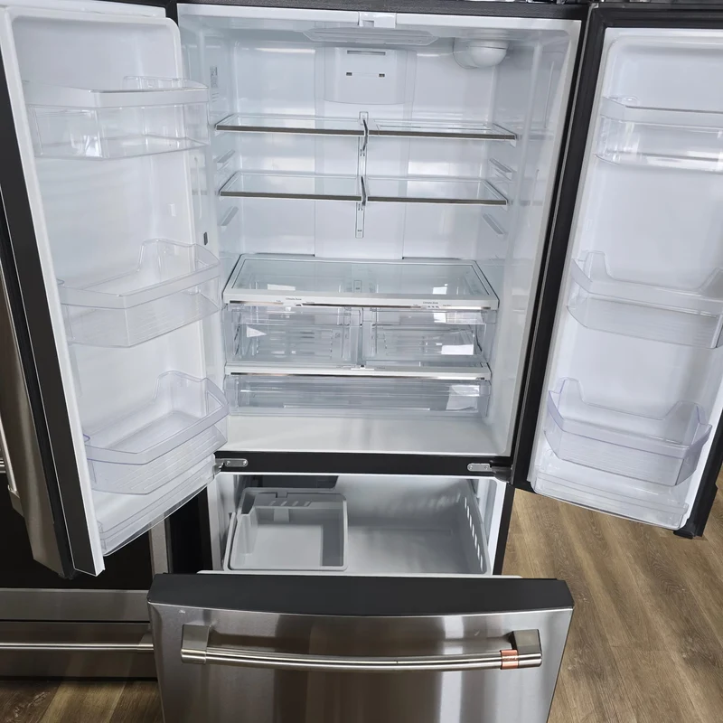 GE Café 33'' 18.6 pi cu Réfrigérateur - Profondeur Comptoir - Inox - CWE19SP2NS1 - Boîte Ouverte