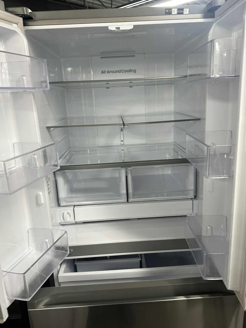 Samsung 33'' 24,5 pi cu Réfrigérateur à 3 battants - inox - RF25C5151SR - boîte ouverte