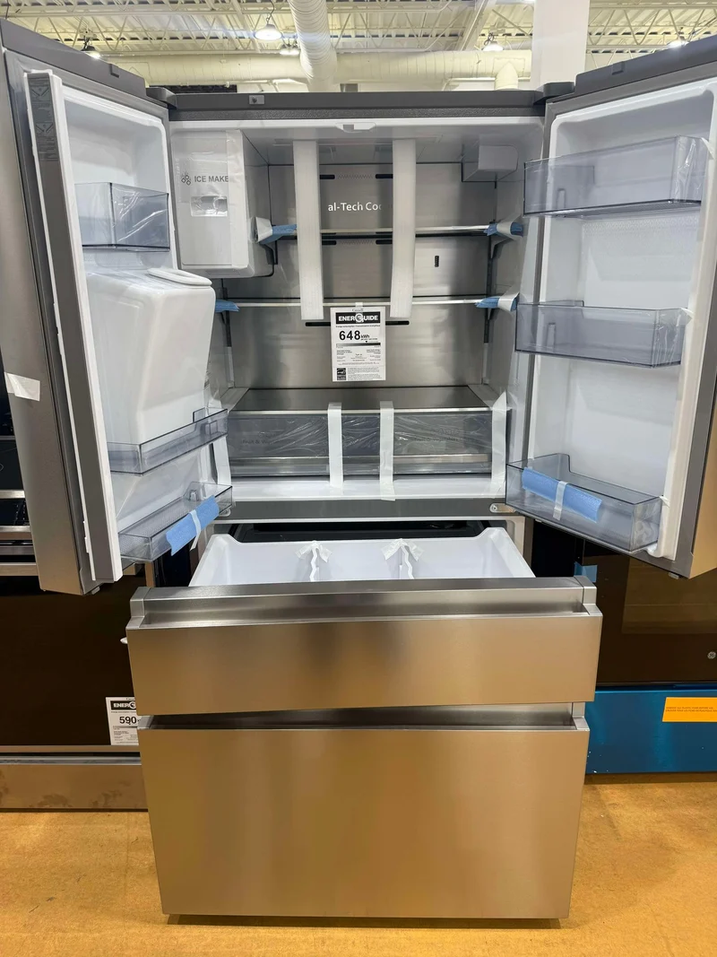 Hisense 36'' 19.8 pi cu. réfrigérateur portes francaises - inox - RF200D4CSE - boîte ouverte