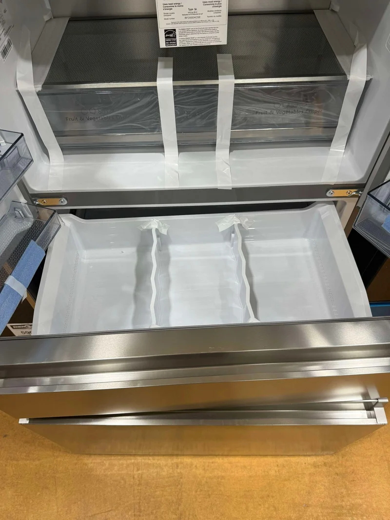 Hisense 36'' 19.8 pi cu. réfrigérateur portes francaises - inox - RF200D4CSE - boîte ouverte