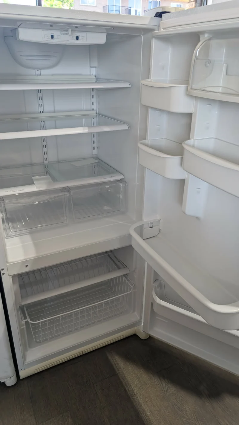 Inglis 30'' Réfrigérateur Congélateur Inférieur - Blanc - Reconditionné