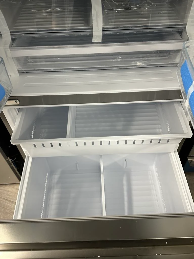 Hisense 36 po 26.6 pi cu. Réfrigérateur - Inox - RF27A3FSE - Boîte ouverte