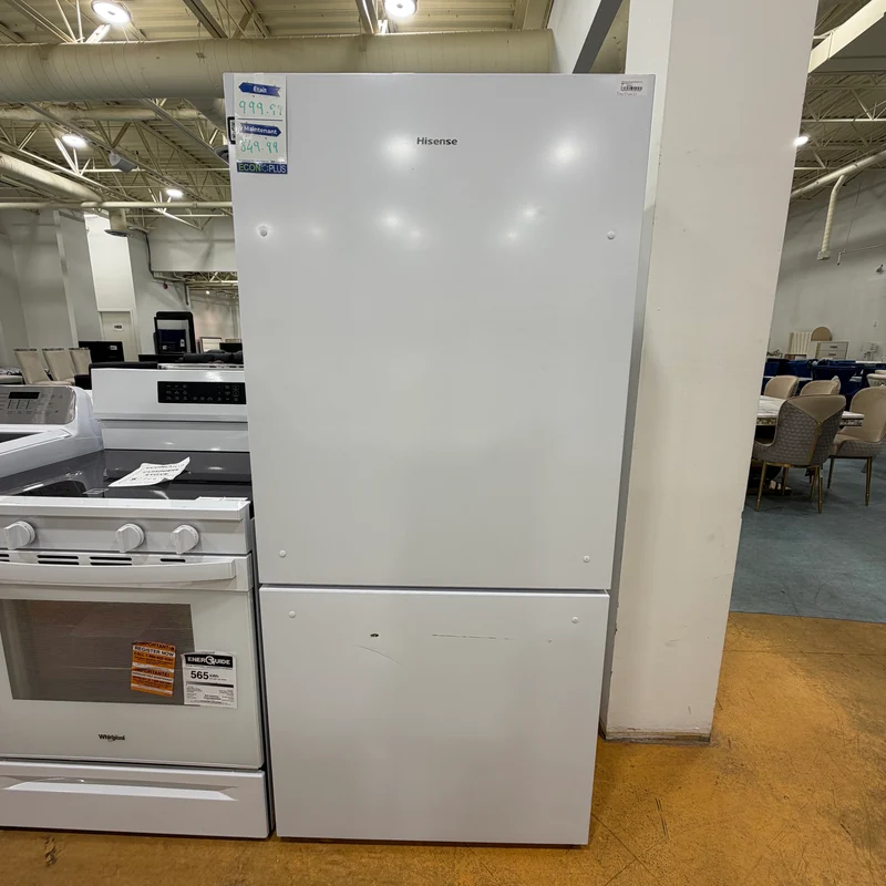 Hisense 31 po 17 pi cu. réfrigérateur - Energy Star® - blanc - RB17A2CWE - boîte ouverte