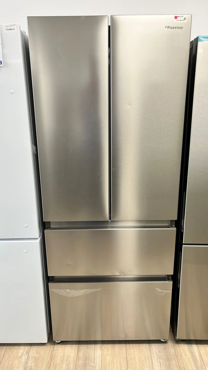 Hisense 28 po 14,8 pi.cu. Réfrigérateur à 4 battants - inox -RF15A4CSE - Boîte ouverte