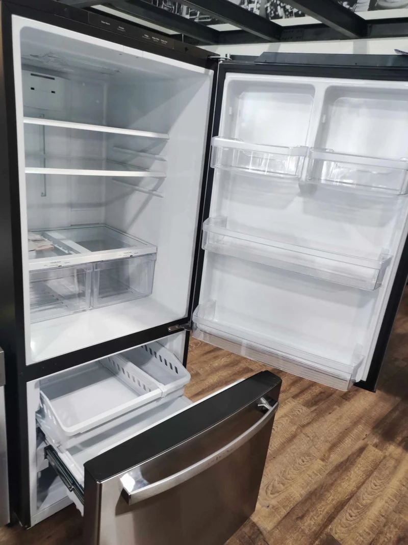 GE 30'' 21 pi.cu. - Réfrigérateur Congélateur Inférieur - Energy star®- Inox -GDE21DYRK - Boîte ouverte