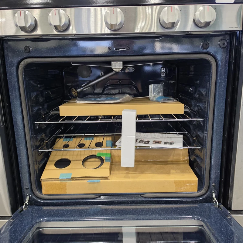 Samsung 30" 6 pi.cu. Cuisinière à gaz - intelligente - inox - NX60A6511SS - Boîte ouverte