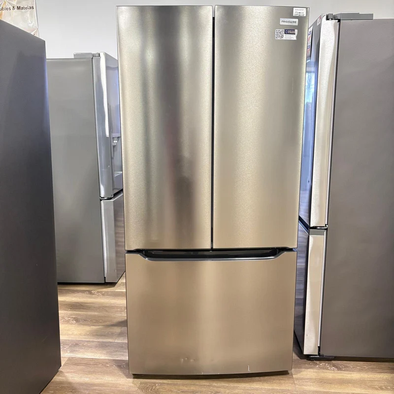 Frigidaire 33'' 20 pi.cu - Réfrigérateur Profondeur comptoir - Distributeur d’eau et de glaçons - Inox - FRFG2033AV - Boîte Ouverte