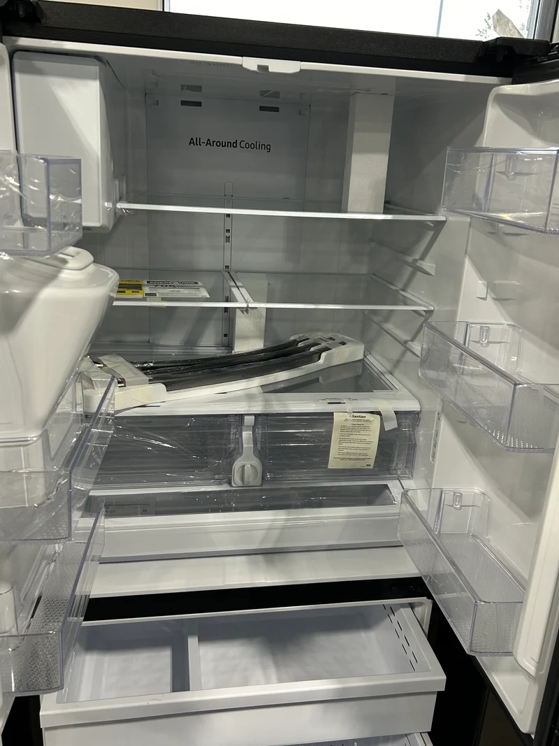 Samsung 36'' 28 pi cu. Réfrigérateur à portes françaises et Twin Cooling Plus™ - inox - RF27T5201SG - boîte ouverte