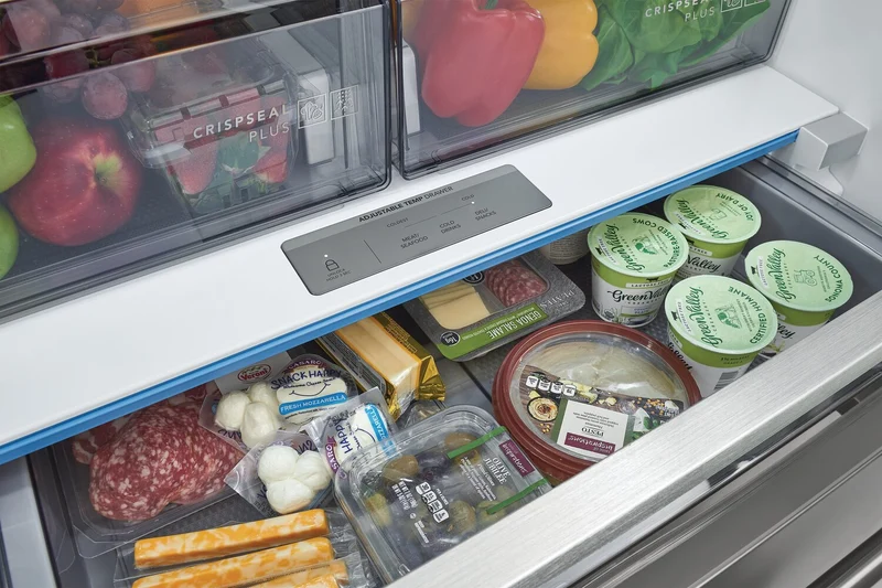 Frigidaire Professional 36'' 27.8pi cu.- Machine à glaçons et à eau - inox - PRFS2883AF - boîte ouverte