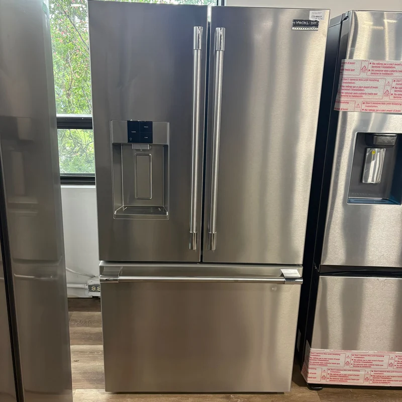 Frigidaire Professional 36'' 27.8pi cu.- Machine à glaçons et à eau - inox - PRFS2883AF - boîte ouverte