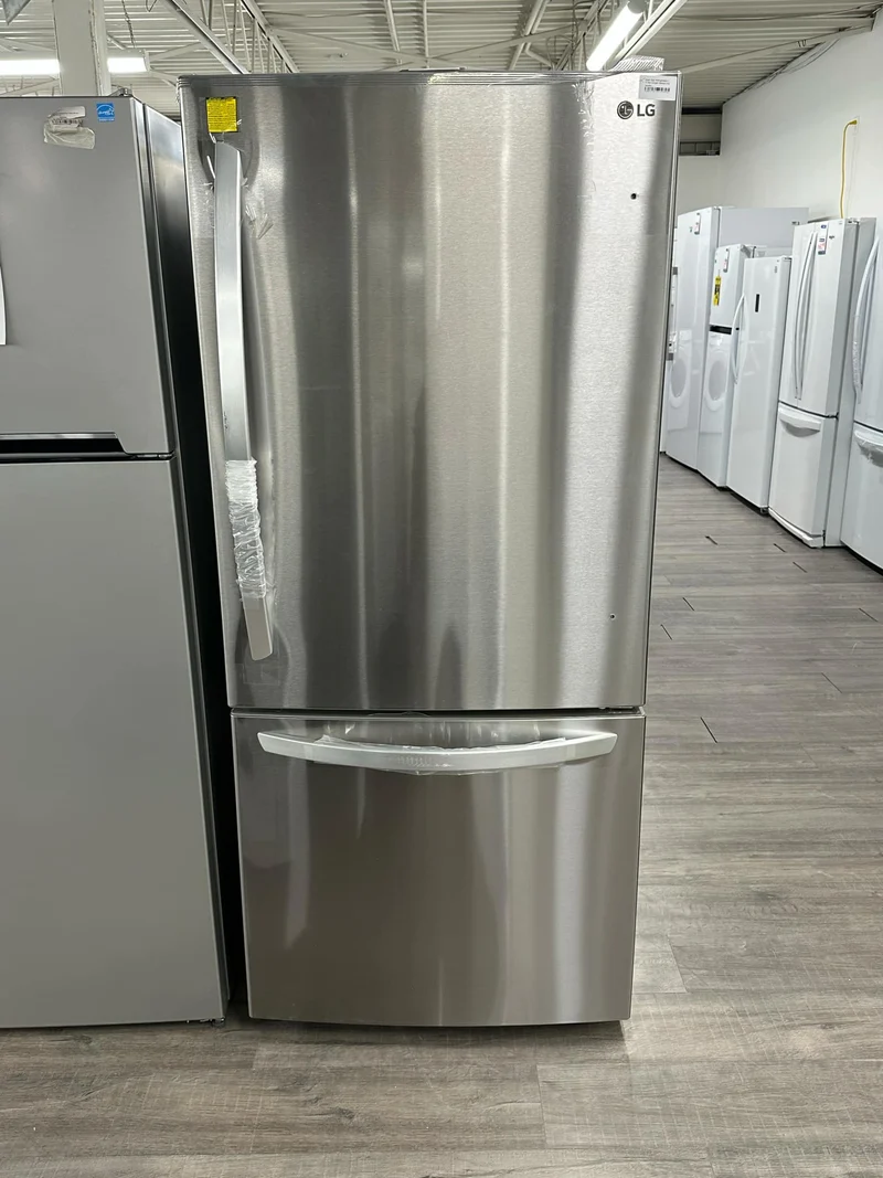 LG 30" po 22 pi.cu - Réfrigérateur à congélateur inférieur - Inox - ENERGY STAR® - LRDNS2200S - Boîte ouverte