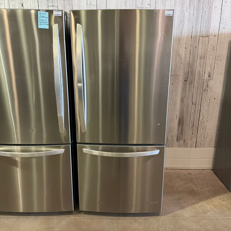 LG 30" po 22 pi.cu - Réfrigérateur à congélateur inférieur - Inox - ENERGY STAR® - LRDNS2200S - Boîte ouverte