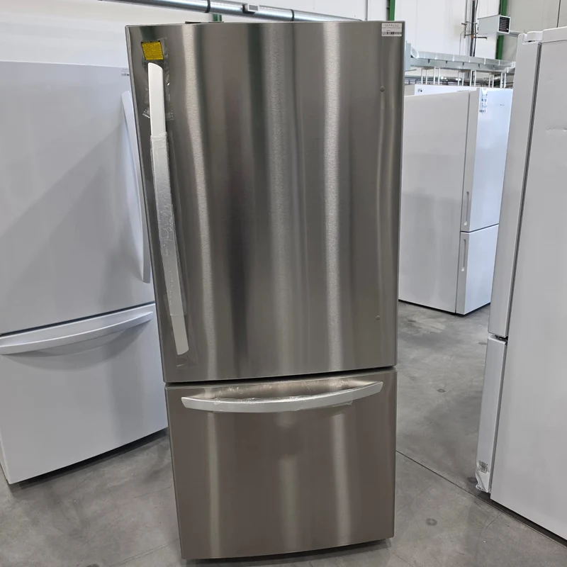 LG 30" po 22 pi.cu - Réfrigérateur à congélateur inférieur - Inox - ENERGY STAR® - LRDNS2200S - Boîte ouverte
