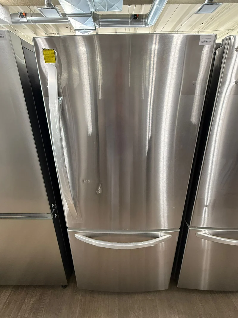 LG 30" po 22 pi.cu - Réfrigérateur à congélateur inférieur - Inox - ENERGY STAR® - LRDNS2200S - Boîte ouverte