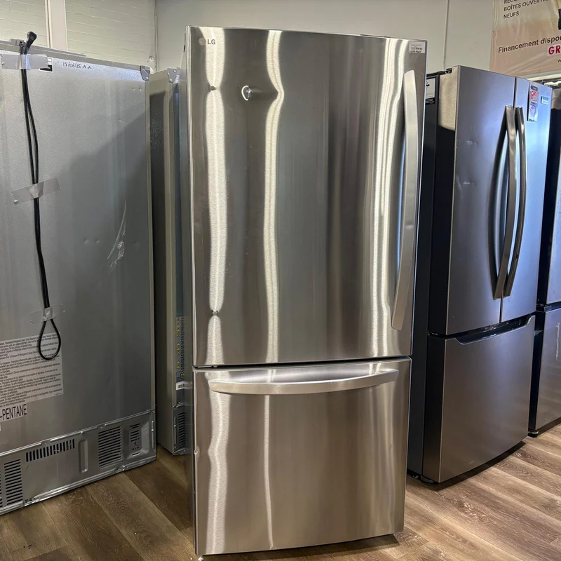 LG 30" po 22 pi.cu - Réfrigérateur à congélateur inférieur - Inox - ENERGY STAR® - LRDNS2200S - Boîte ouverte