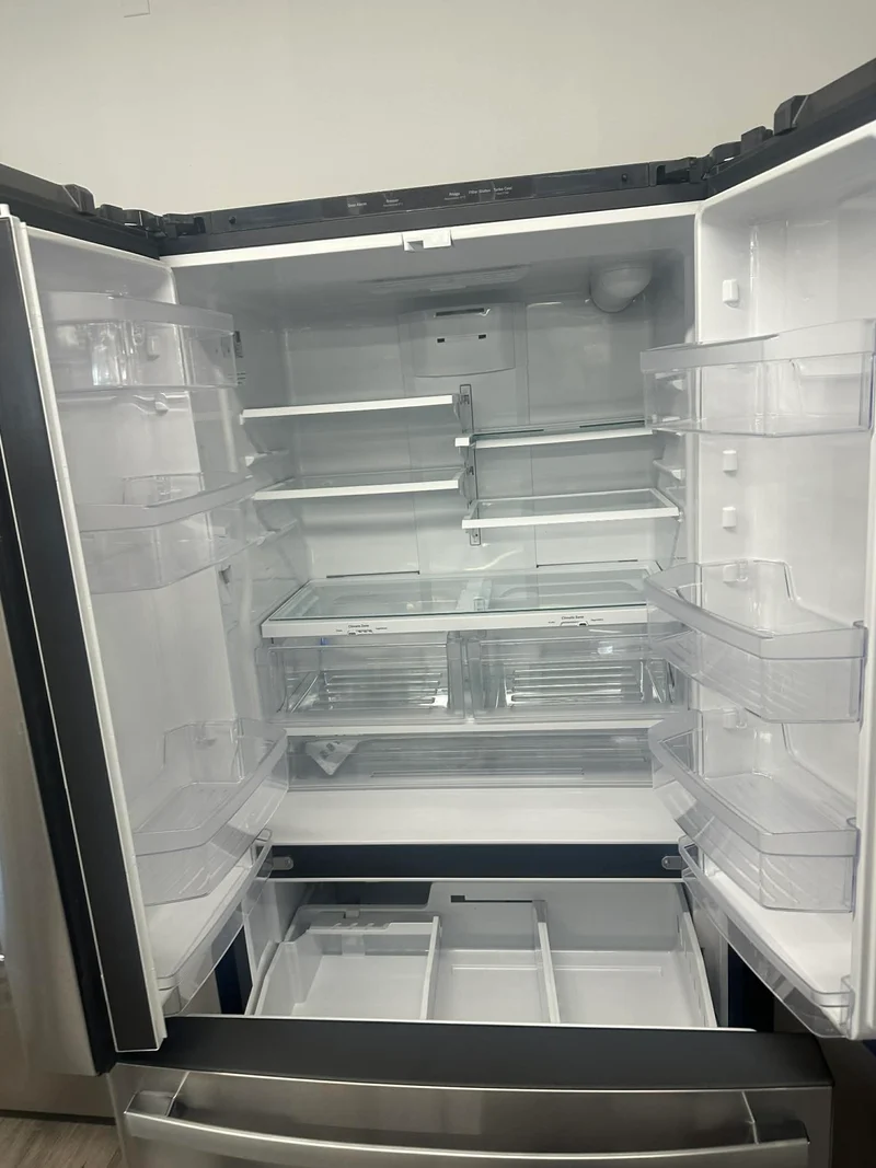 GE 36'' 22 pi cu. réfrigérateur à portes françaises - Inox - GWE22JYMFS - Boîte ouverte