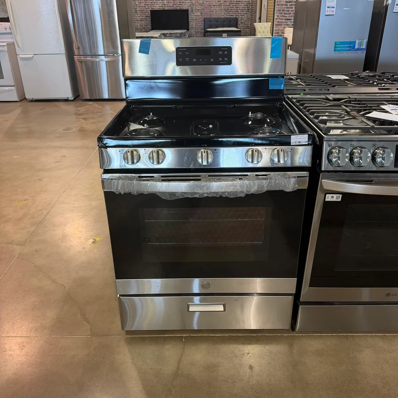 GE 30'' 5.0 pi cu Cuisinière à gaz - inox - JCGBS66SEKSS- Boîte Ouverte