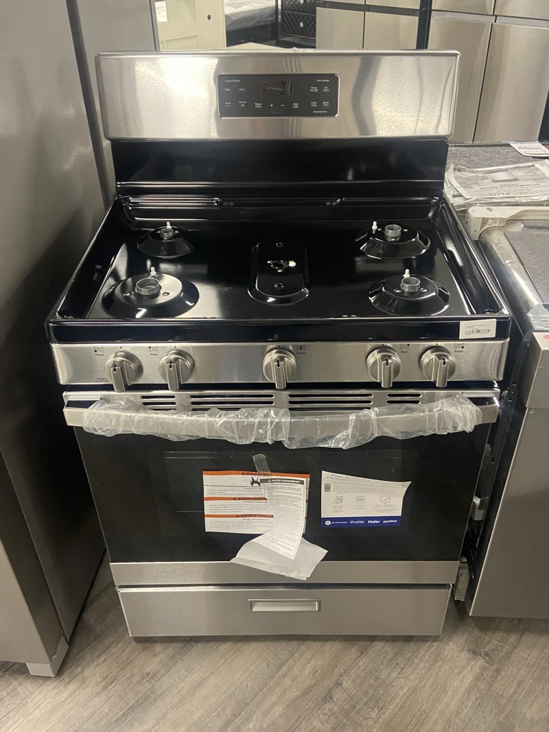 GE 30'' 5.0 pi cu Cuisinière à gaz - inox - JCGBS66SEKSS- Boîte Ouverte
