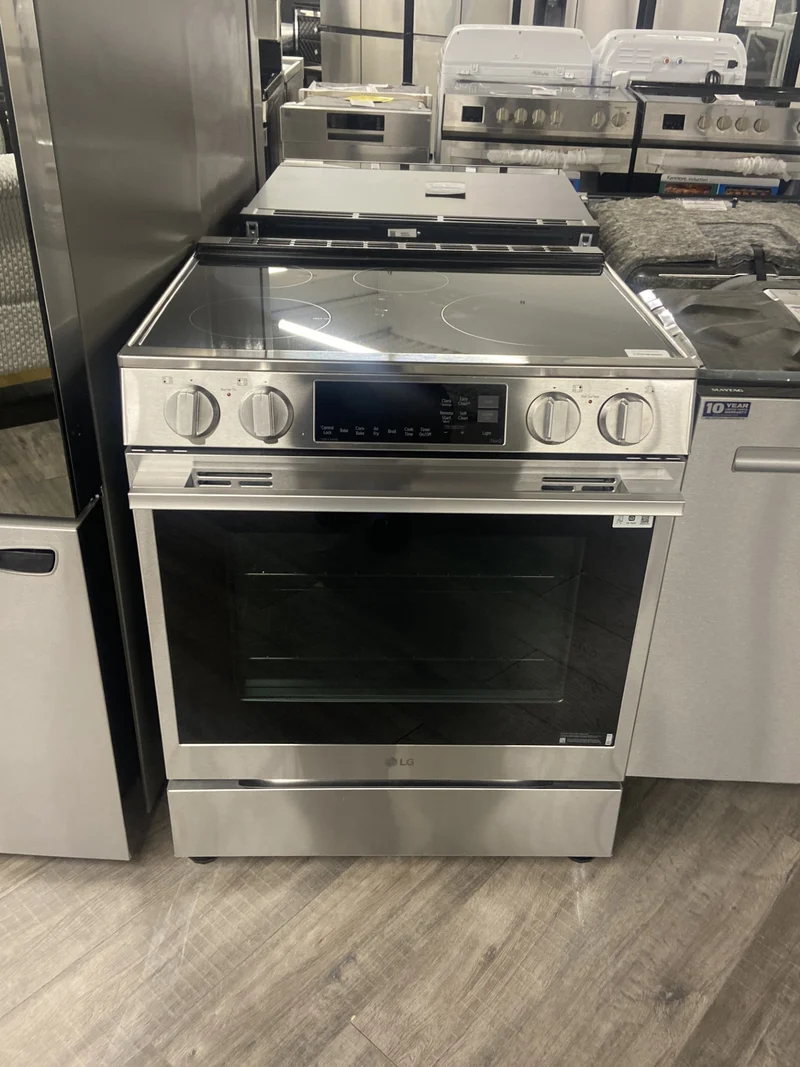LG 30'' 6.3 pi cu Cuisinière Induction - Convection Pro BakeMD - Inox - LSIL6334XE - Boîte ouverte