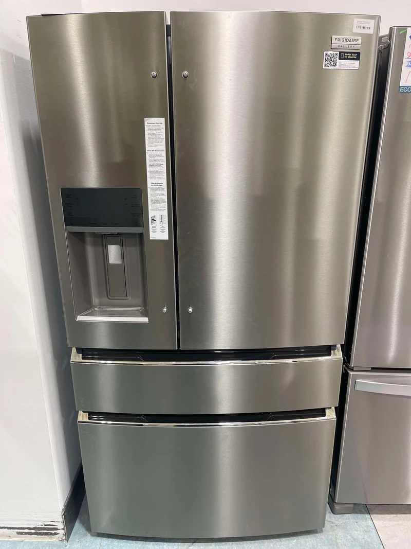 Frigidaire 36'' 21,5 pi cu Réfrigérateur 4 portes - profondeur comptoir - inox - GRMC2273CF - boîte ouverte