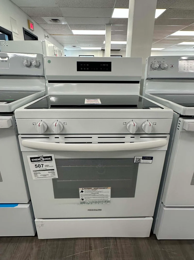 Frigidaire 30" 5.3 pi.cu - Cuisinière électrique - Blanche - FCRE306CAW - Boite ouverte