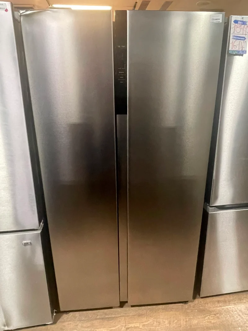 Frigidaire 36'' 21.4 pi cu Réfrigérateur - profondeur comptoir - inox - FRSG2115AV - boîte ouverte