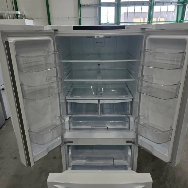 LG 30'' 21.8 pi cu Réfrigérateur portes francaises- super blanc - LRFNS2200W - boîte ouverte