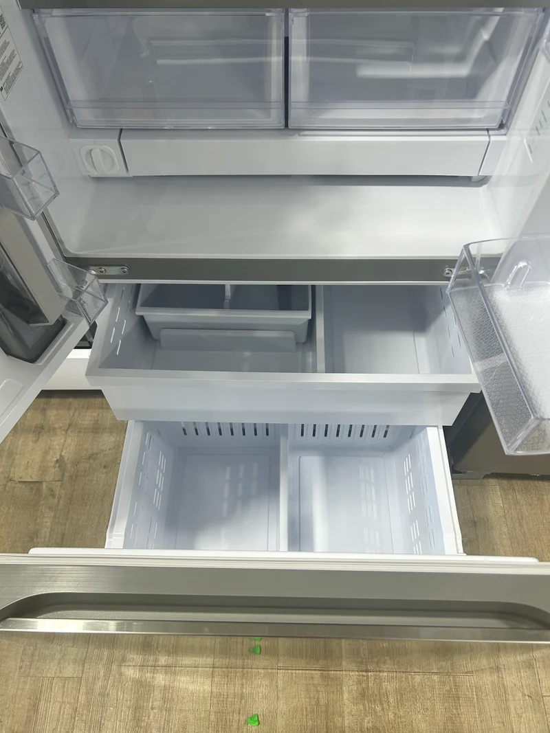 Samsung 33'' 24.5 pi. cu. réfrigérateur à 3 battants - Distributeur d'eau & glaçons - wifi - inox -RF25C5551SR - boîte ouverte