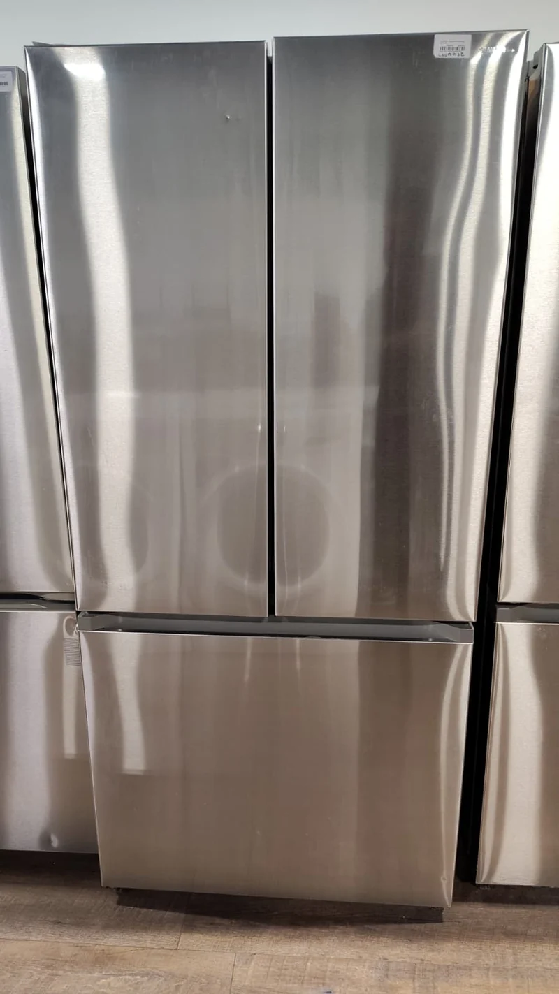 Samsung 33'' 24.5 pi. cu. réfrigérateur à 3 battants - Distributeur d'eau & glaçons - wifi - inox -RF25C5551SR - boîte ouverte