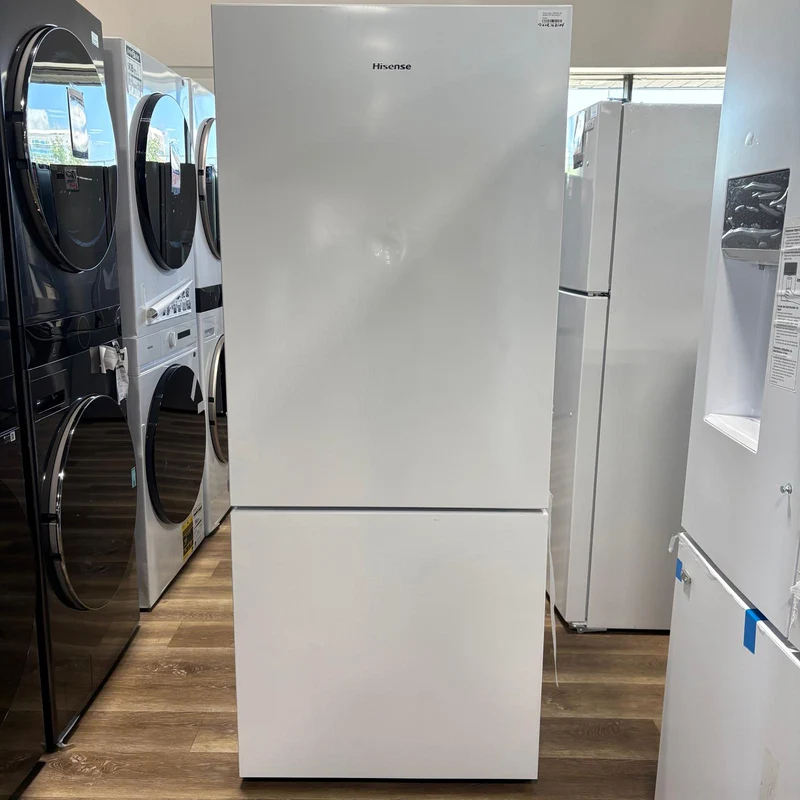 Hisense 28'' 14.7 cu. ft. - RB15A2CWE - Réfrigérateur Profondeur de comptoir - Blanc- Boîte Ouverte -