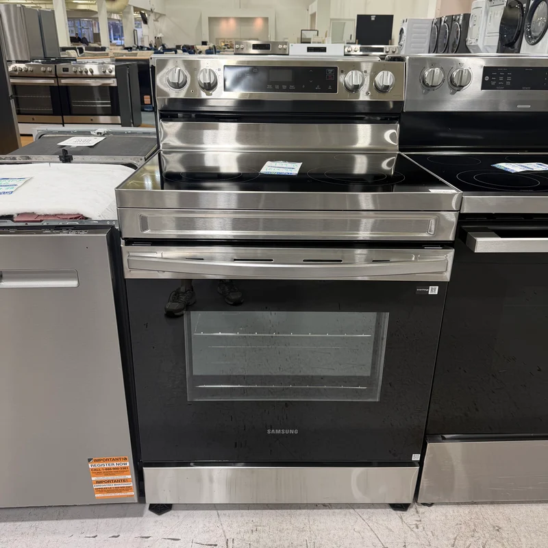 LG 30''6.3 cu. ft.LREN6325XE - Cuisinière électrique - Inox - Boîte Ouverte