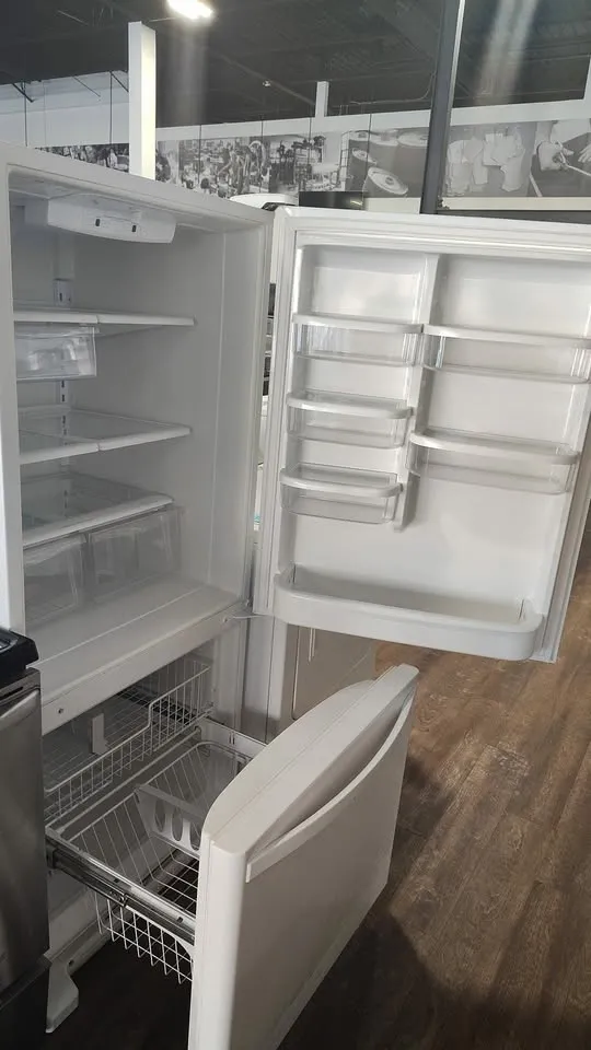 Whirlpool Réfrigérateur 30" congélateur inférieur-Blanc- reconditionné