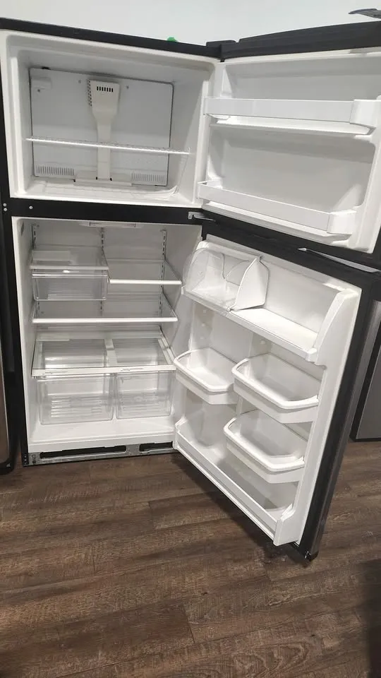 Whirlpool Réfrigérateur 30" congélateur supérieur -inox- reconditionné