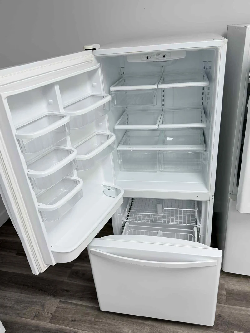 Whirlpool 30'' – Réfrigérateur congélateur inférieur – Blanc – Reconditionné