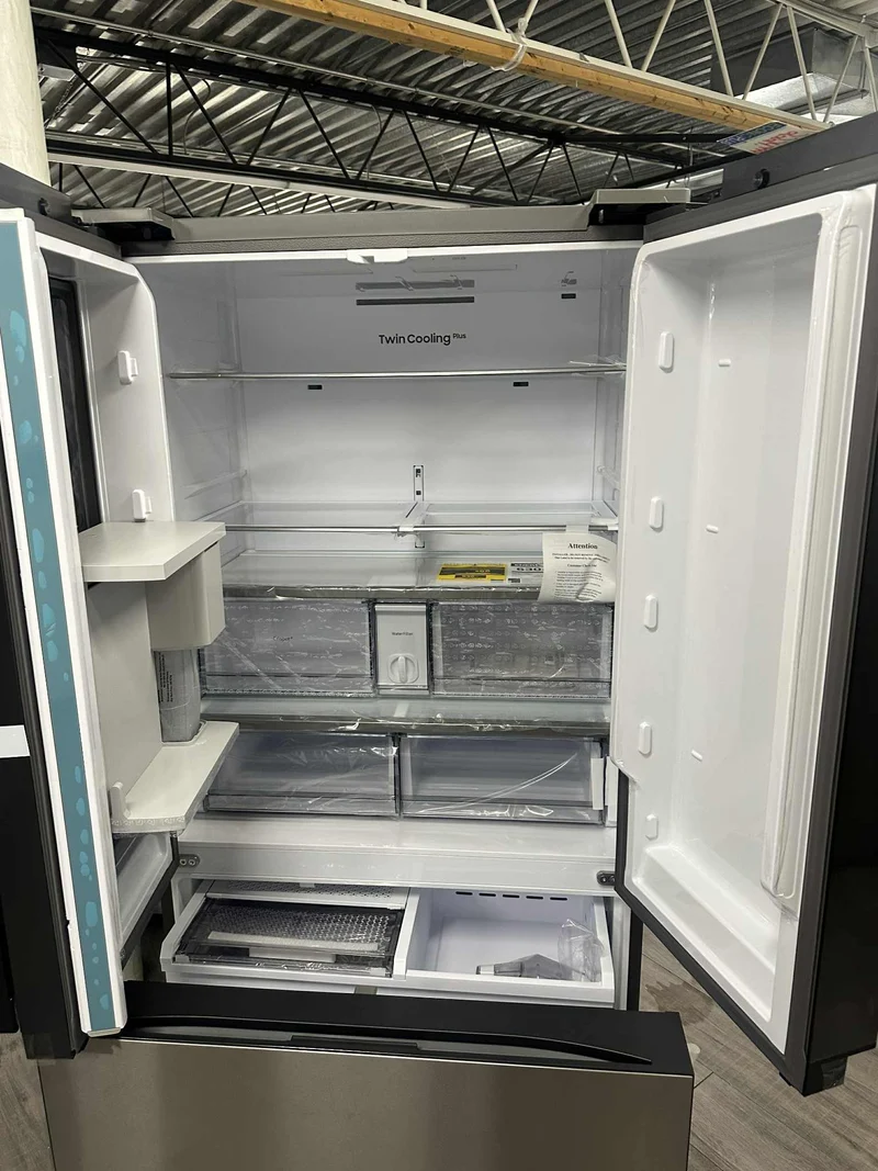 Réfrigérateur Samsung 36P, 23.9 Pi. cu. Portes françaises Inox - RF24BB6600QL - Boîte ouverte