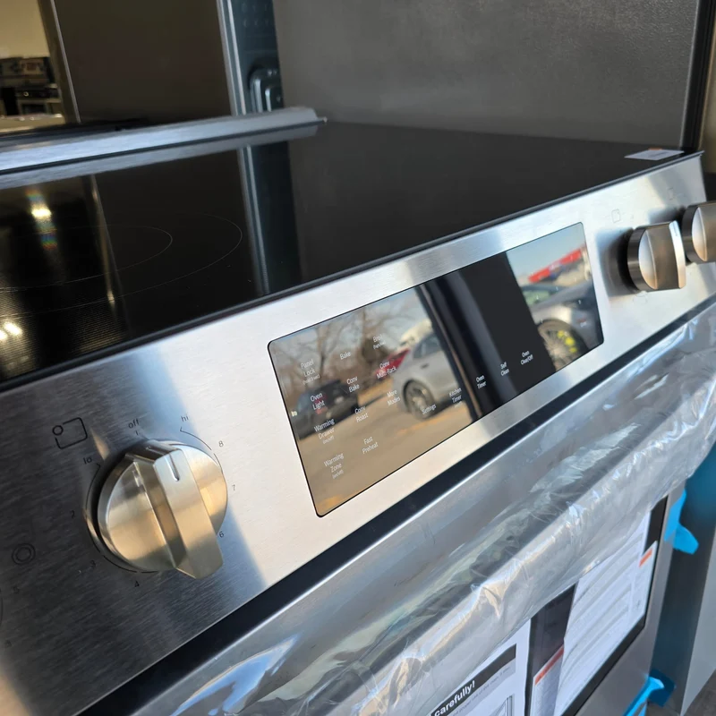 Bosch 30'' 4.6 pi cu série 800 Cuisinière autoportante - convection - tiroir réchaud - inox HEI8056C - boîte ouverte