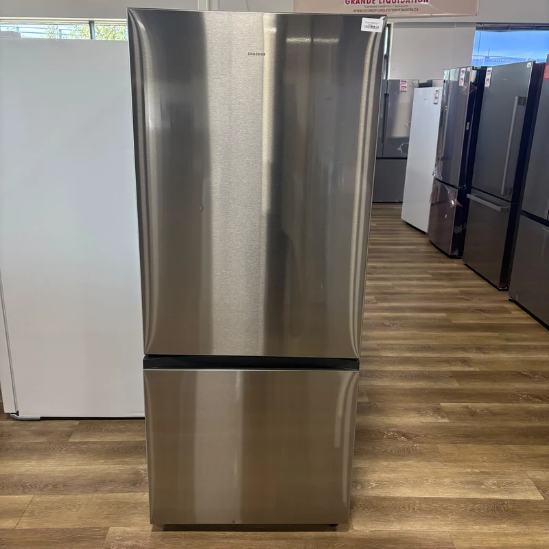 Samsung 28'' 15 pi cu Réfrigérateur - profondeur comptoir - inox - RB15DG6000SR - boîte ouverte