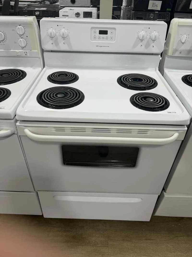 Frigidaire 30'' Cuisinière vitrocéramique- blanc- reconditionné