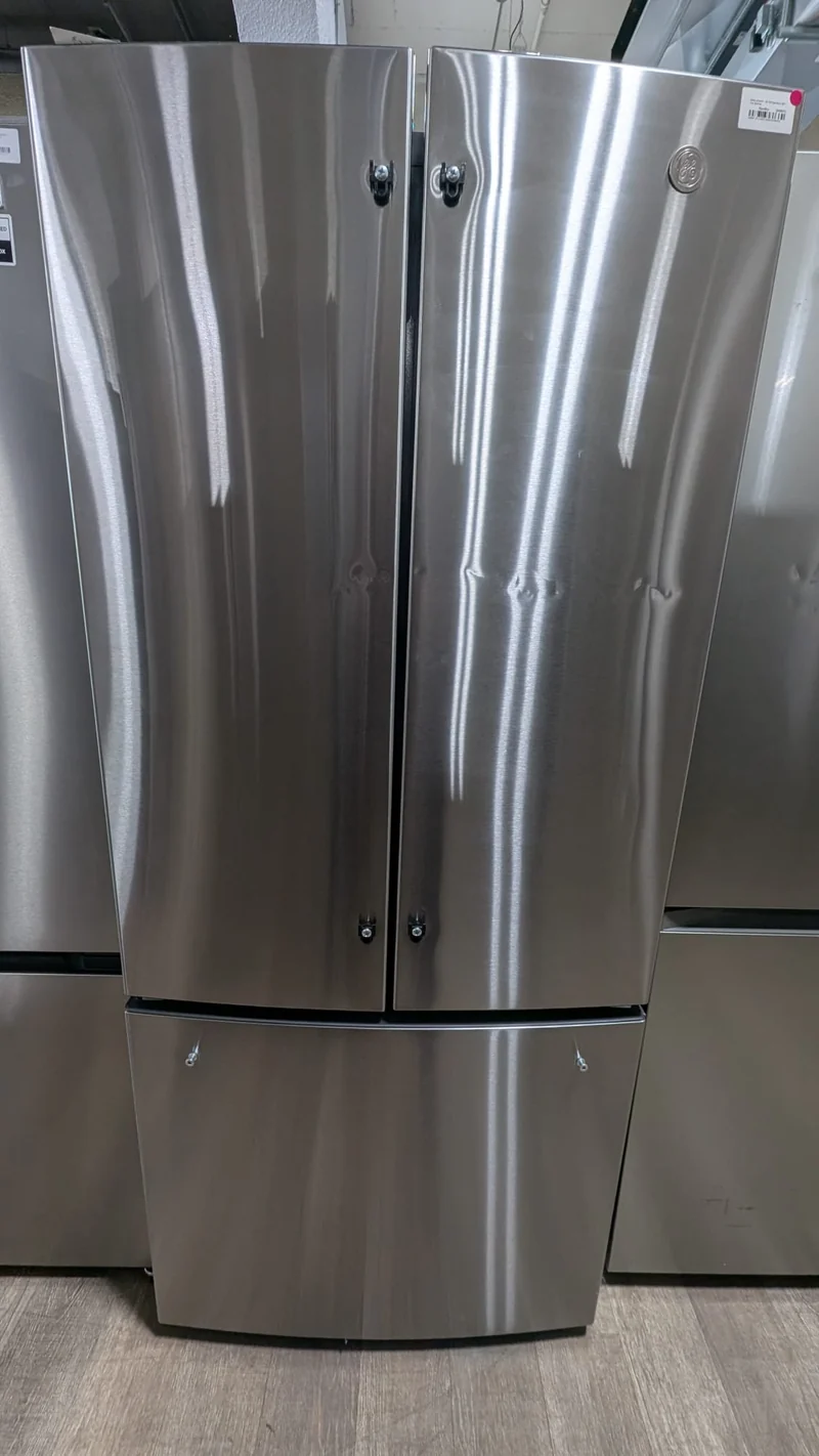 Réfrigérateur GE 30" à portes françaises, 20,8 pi - INOX - GNE21DYRKFS - boîte ouverte