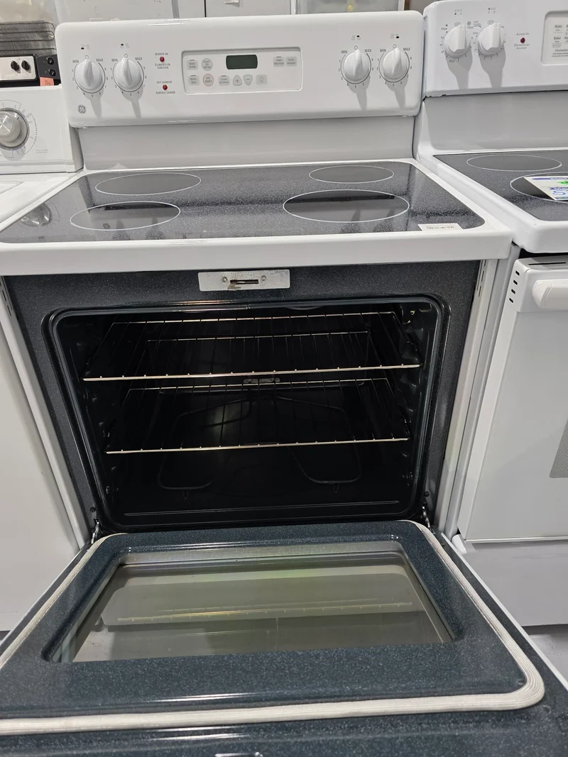 GE 30'' Cuisiniere vitrocéramique - Blanc - Reconditionnée