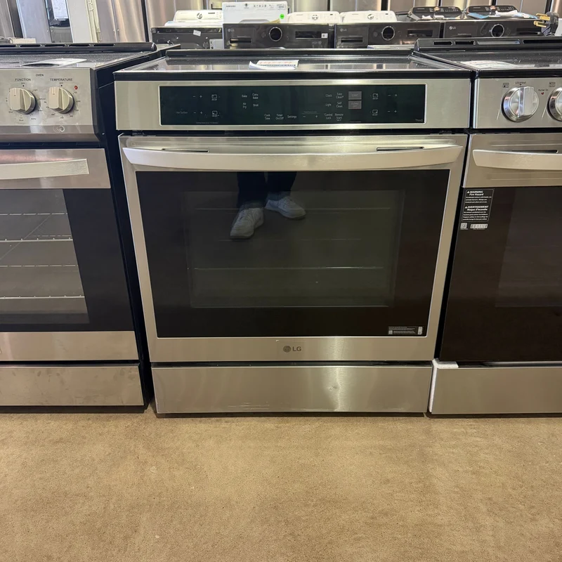 LG 30'' 6.3 pi.cu. - Cuisinière à induction - 4 brûleurs - inox - LSIL6332FE - Boîte ouverte