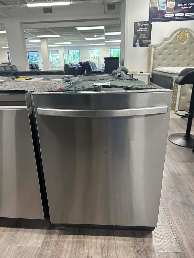 Samsung 24'' 5.1 dBA Lave- Vaiselle - Porte ouverture automatique - Express 60 min - inox - DW80CG4051SRAA - Boîte Ouverte
