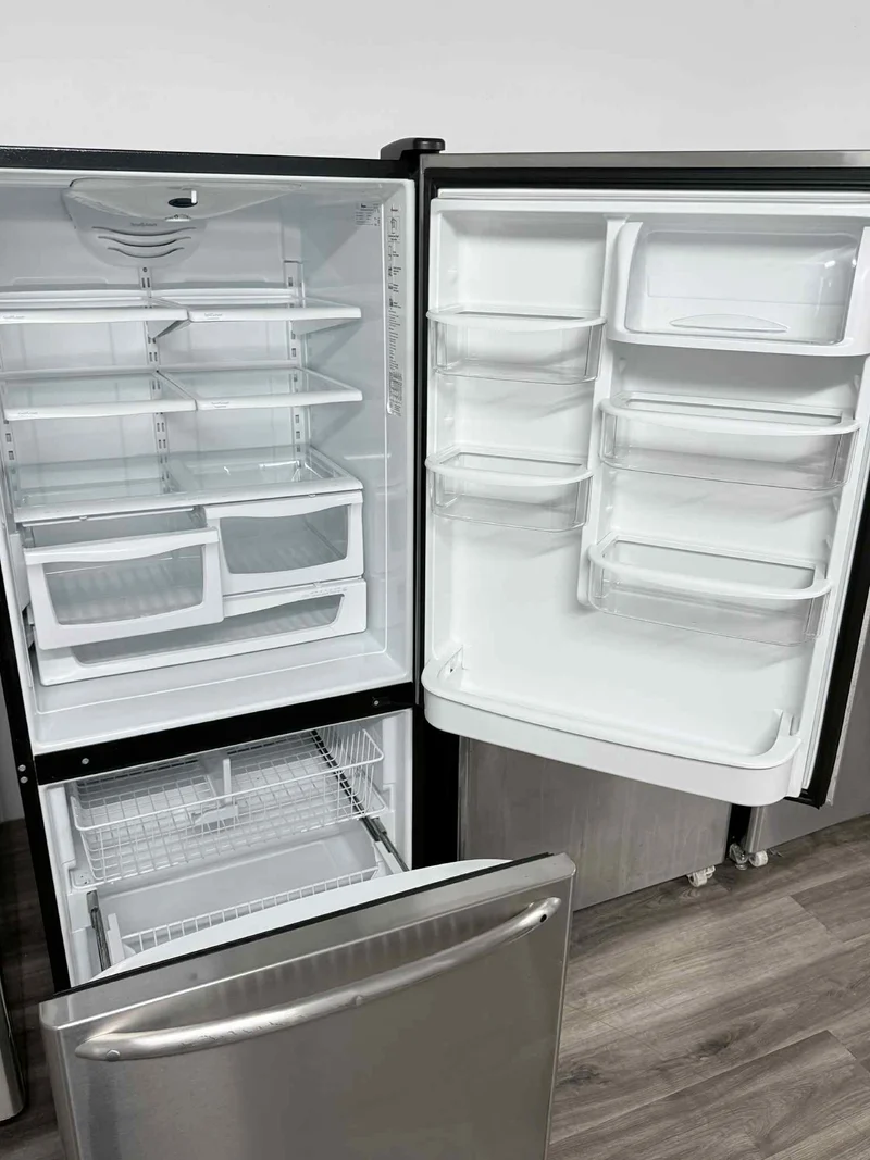 Amana 30'' – Réfrigérateur congélateur inférieur – Inox – Reconditionné