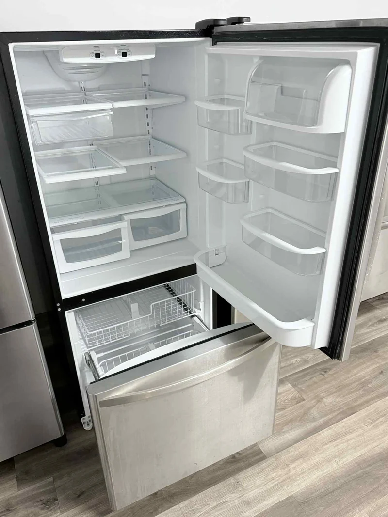 Kenmore 30'' – Réfrigérateur congélateur inférieur – Inox – Reconditionné