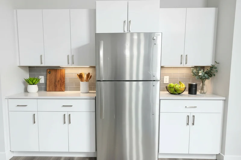 GE 30'' – Réfrigérateur Congélateur supérieur – Inox– Reconditionné