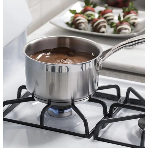 GE 30'' 5.0 pi cu Cuisinière au gas - blanc - JCGBS60DEKWW - boîte ouverte