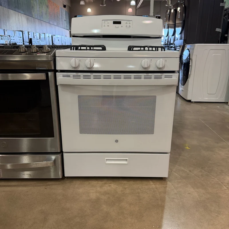 GE 30'' 5.0 pi cu Cuisinière au gas - blanc - JCGBS60DEKWW - boîte ouverte
